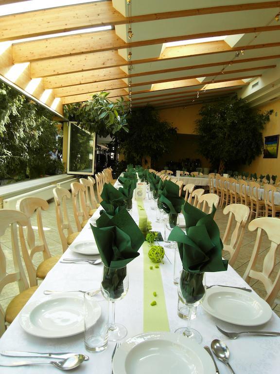 Weinhotel Kirchenwirt غولز المظهر الخارجي الصورة