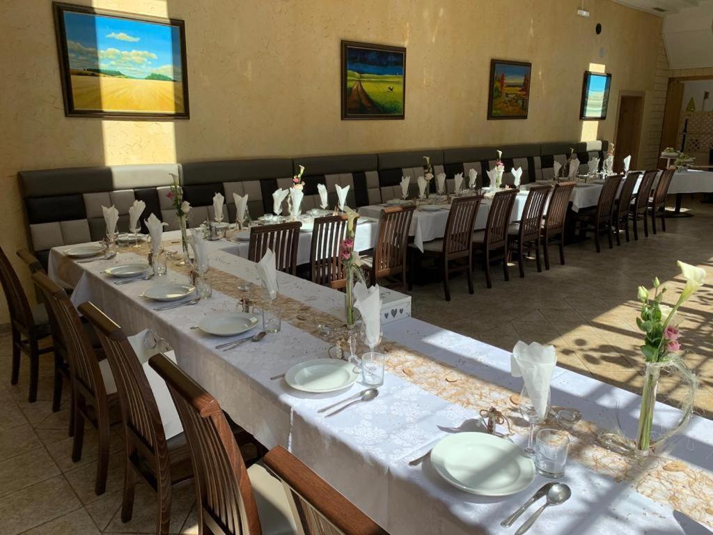 Weinhotel Kirchenwirt غولز المظهر الخارجي الصورة